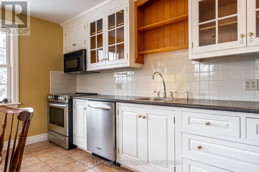 530 Holmes Street — photo 17 of 40