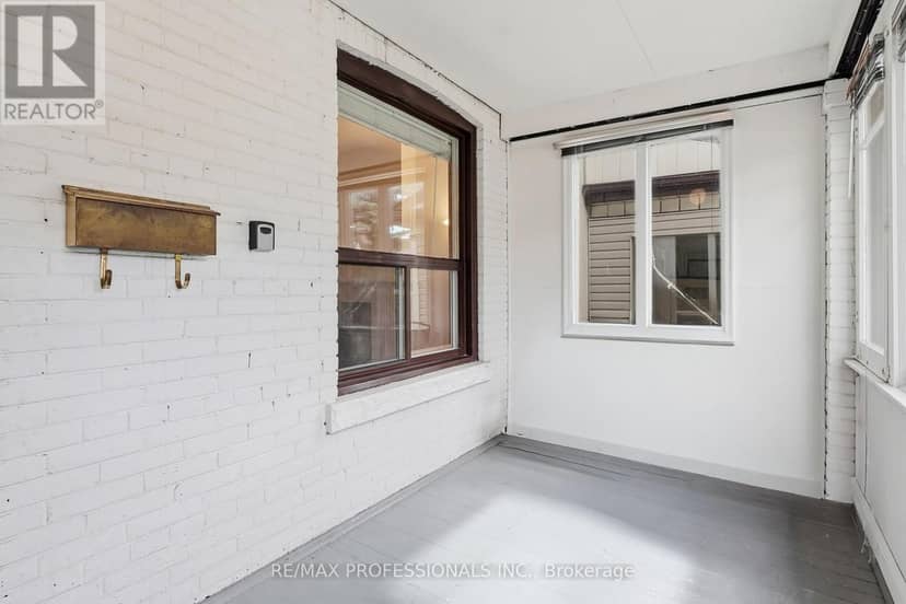 227 Montrose Avenue, Toronto, photo 4