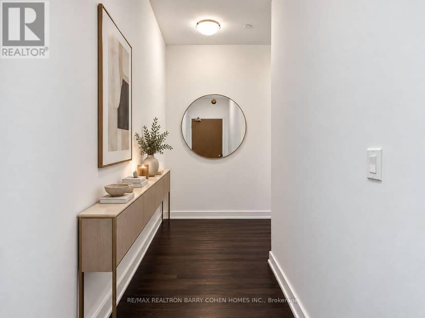 1707 - 501 St Clair Avenue W, Toronto, photo 2
