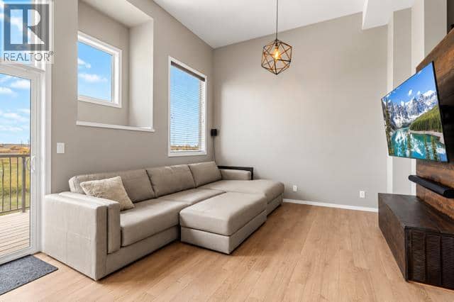 705, 339 Viscount Drive, Red Deer, photo 4