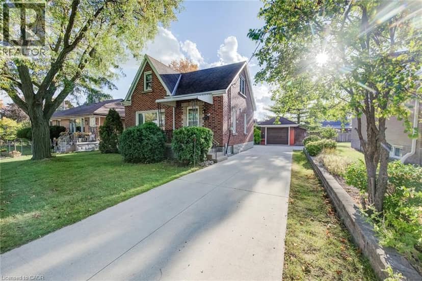 11 CRESTWOOD Avenue — photo 3 of 40