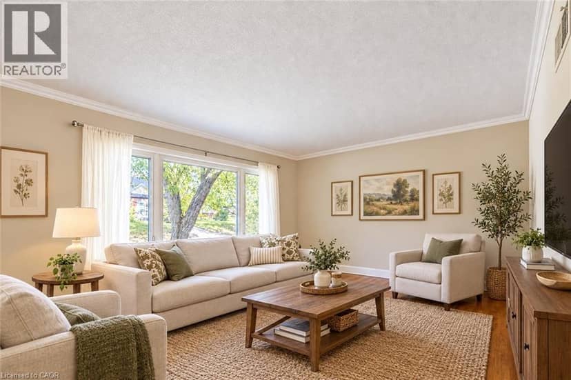 11 CRESTWOOD Avenue — photo 7 of 40
