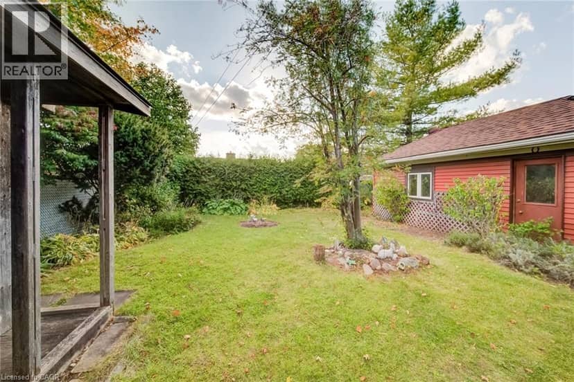 11 CRESTWOOD Avenue — photo 33 of 40