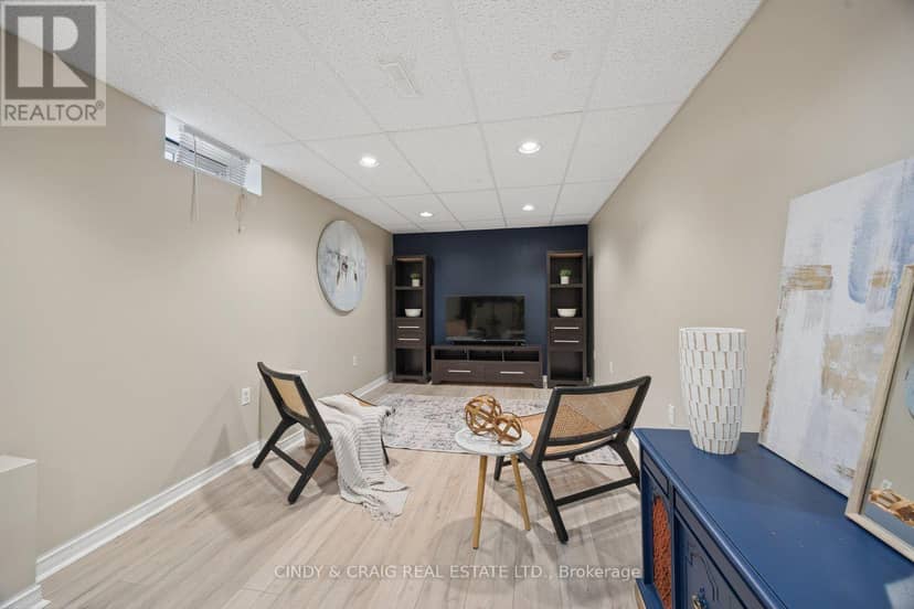 25 Mallory Street — photo 16 of 19