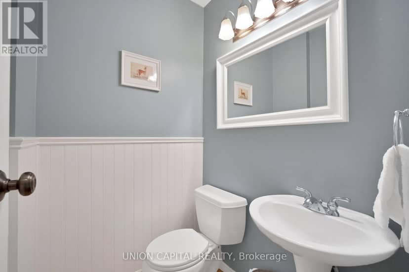 73 Humphrey Drive — photo 12 of 37