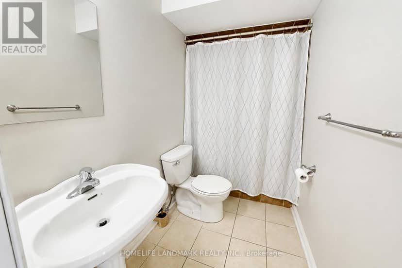 27 - 8900 Bathurst Street — photo 38 of 40