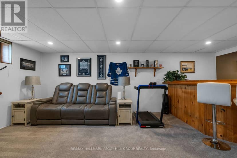 4 - 233 Innisfil Street — photo 10 of 18