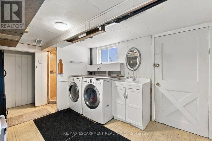 1054 Glendor Avenue — photo 17 of 33
