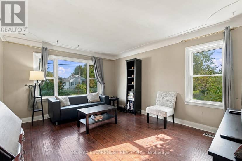 1054 Glendor Avenue — photo 9 of 33