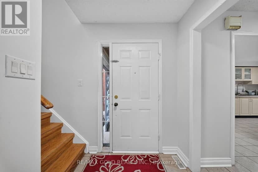 152 Bighorn Crescent — photo 5 of 40