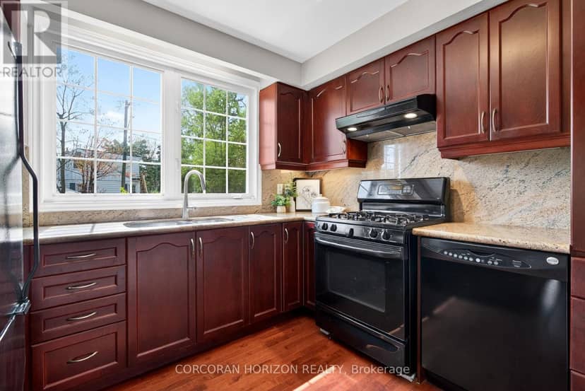 77 Mineola Road E — photo 15 of 40