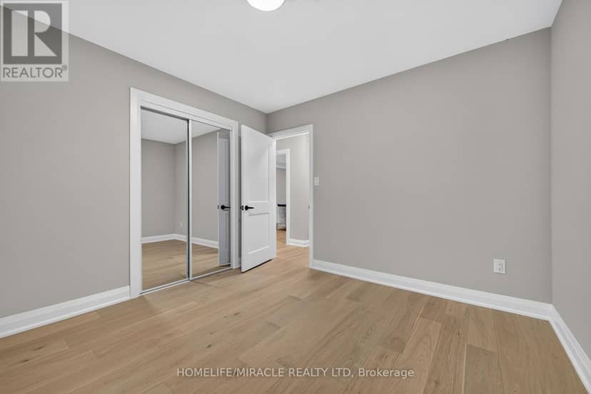 216 Wellington Street — photo 24 of 40