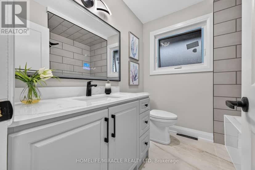 216 Wellington Street — photo 25 of 40