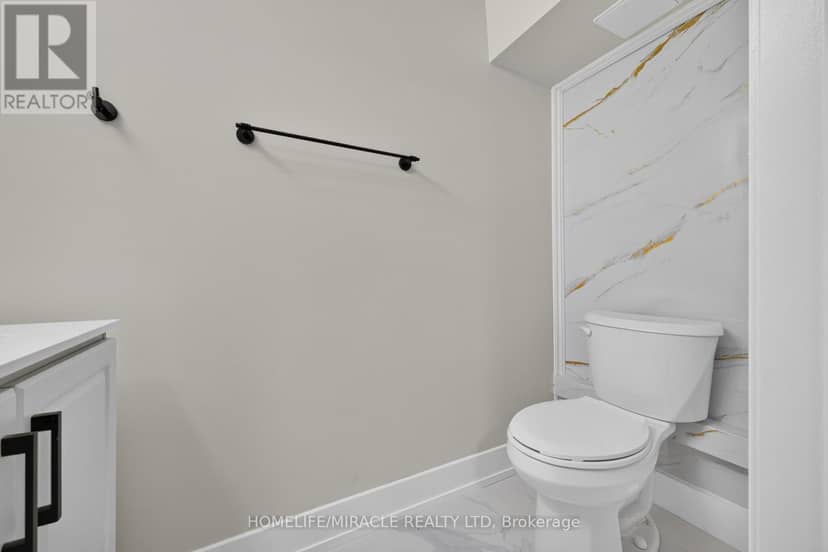 216 Wellington Street — photo 36 of 40