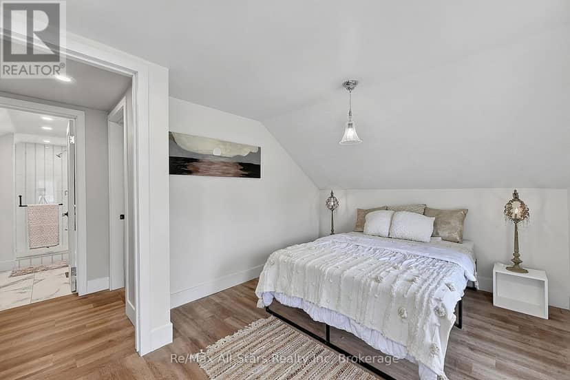 283 Margaret Street — photo 29 of 40