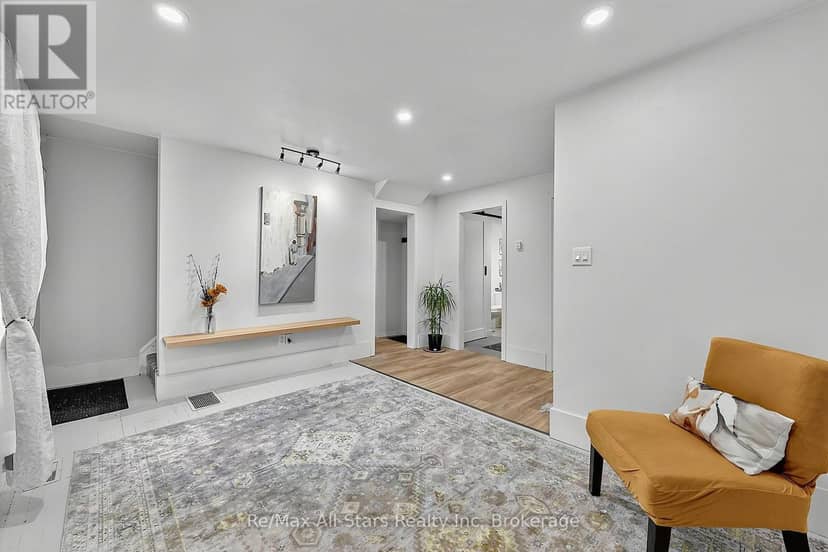 283 Margaret Street — photo 25 of 40