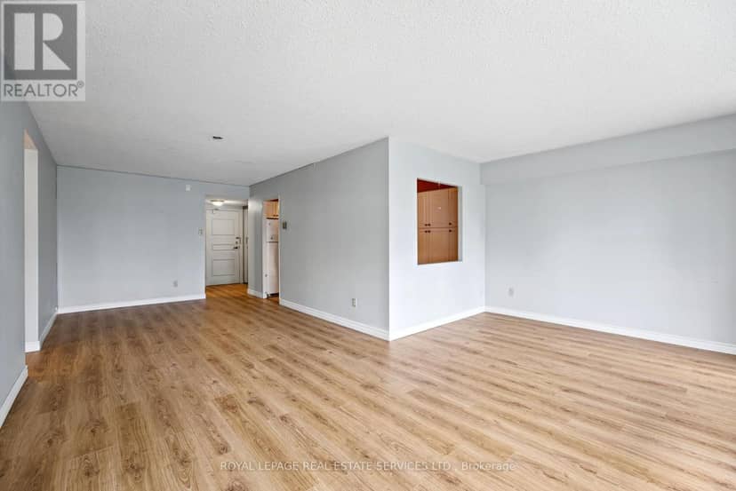 313 - 40 Baif Boulevard — photo 15 of 40