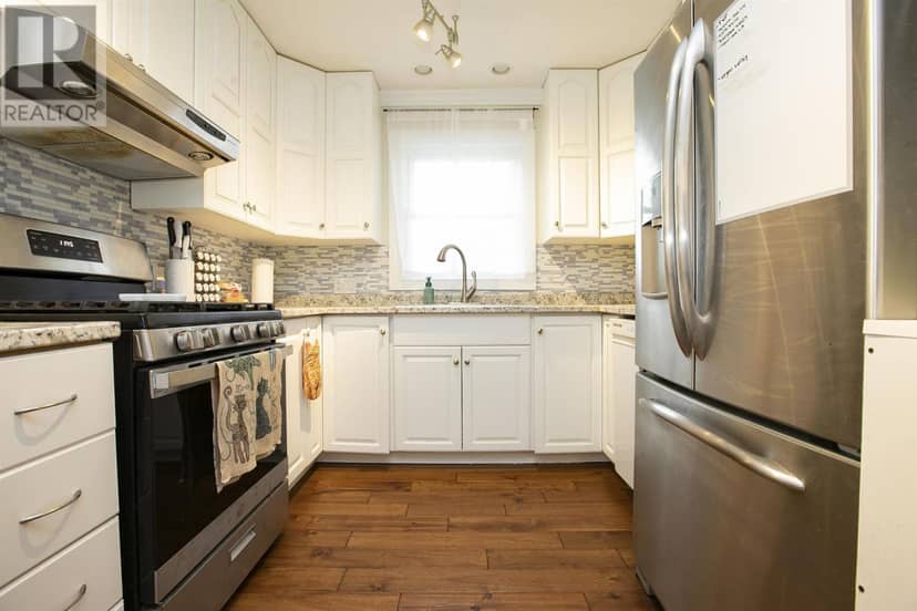 50 Parker AVE — photo 20 of 40