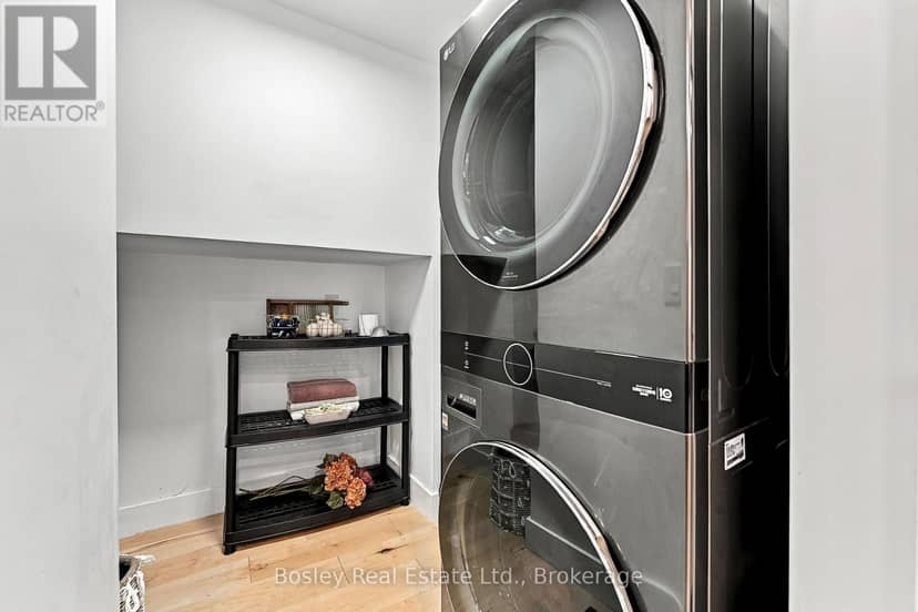 329 White Street — photo 32 of 40