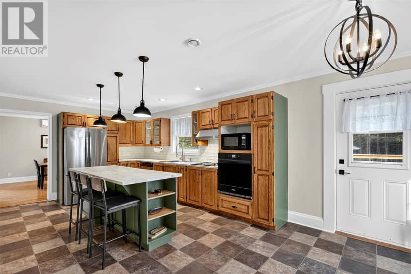 23-25 Heneys Pond Road — photo 9 of 40
