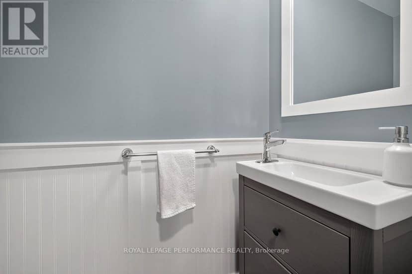 2 - 251 Bruyere Street — photo 22 of 40