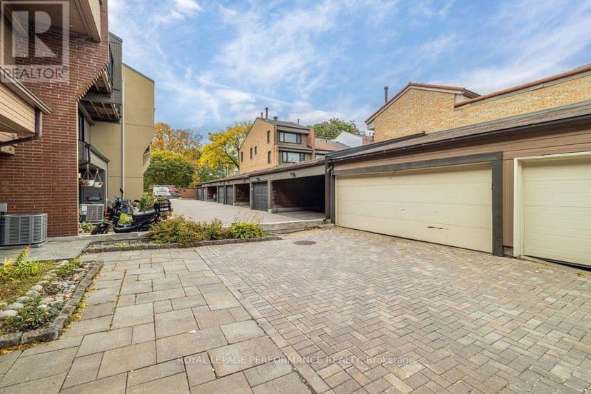 2 - 251 Bruyere Street — photo 39 of 40