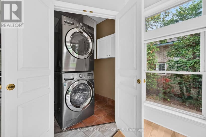 1608 Prince Of Wales Drive — photo 16 of 40