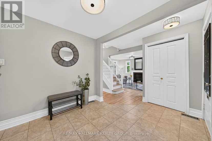 1608 Prince Of Wales Drive, Ottawa, photo 2