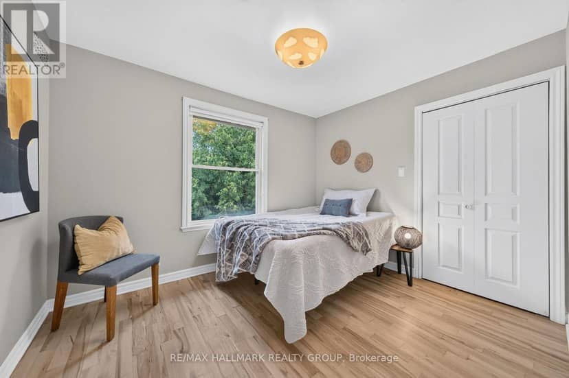 1608 Prince Of Wales Drive — photo 25 of 40