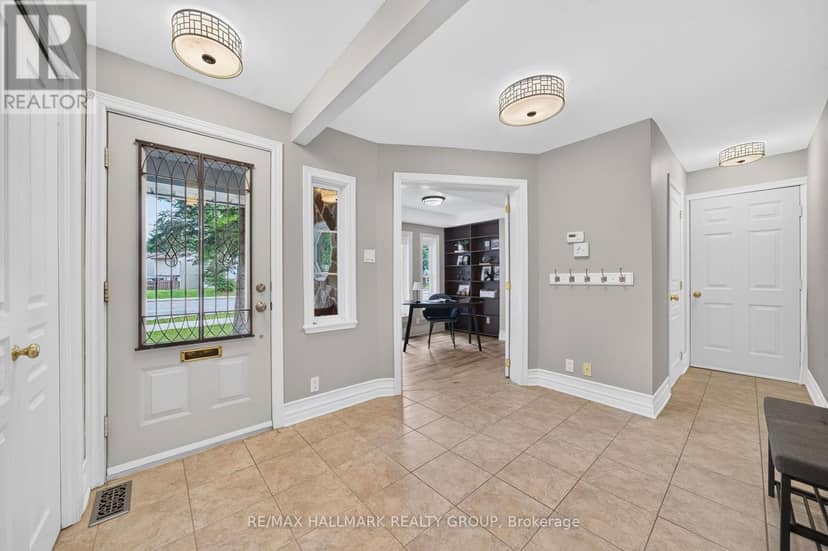 1608 Prince Of Wales Drive, Ottawa, photo 3