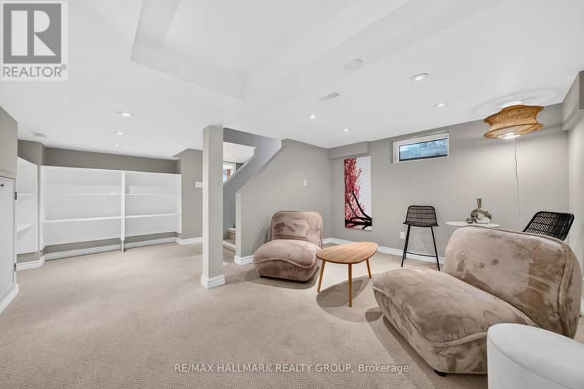1608 Prince Of Wales Drive — photo 34 of 40