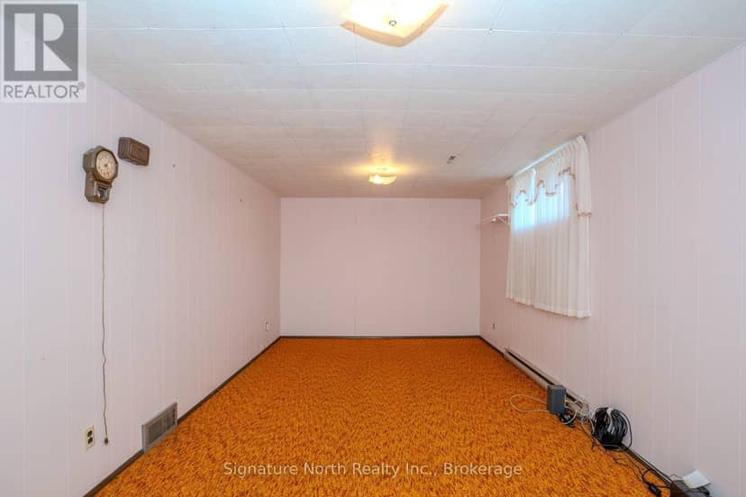 615 Hollylane Street — photo 33 of 40