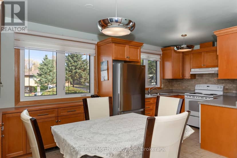 615 Hollylane Street — photo 9 of 40