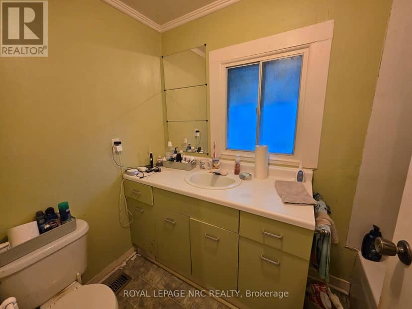 39 Manchester Avenue — photo 12 of 24