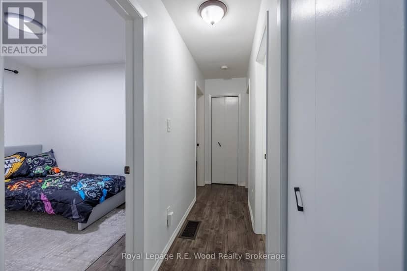 11 Eleanor Court — photo 12 of 32