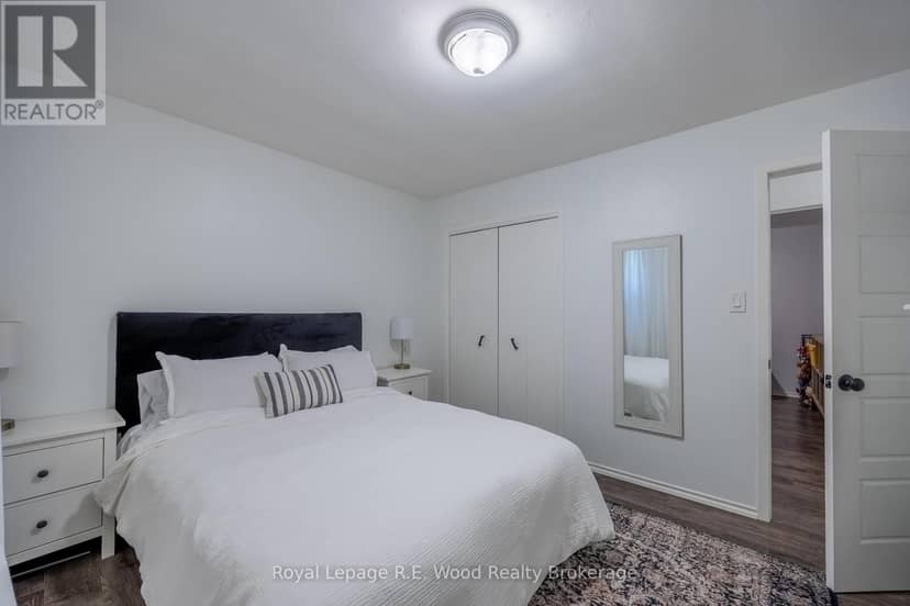 11 Eleanor Court — photo 18 of 32