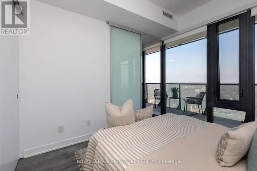 2805 - 185 Roehampton Avenue — photo 17 of 39