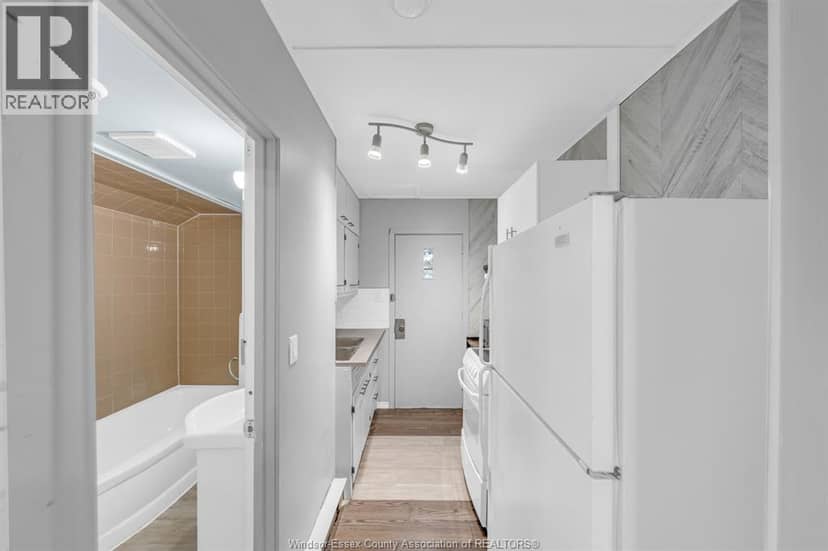 427 Cameron — photo 16 of 40