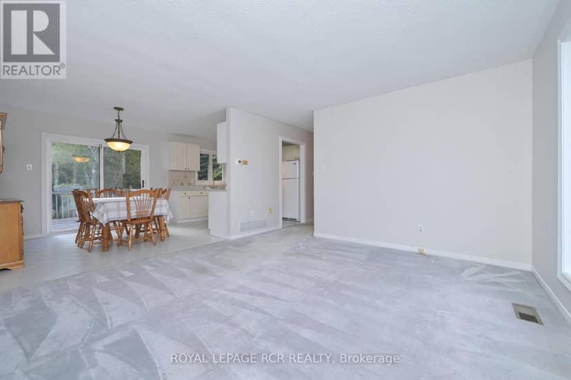 7 Moore Avenue — photo 12 of 36