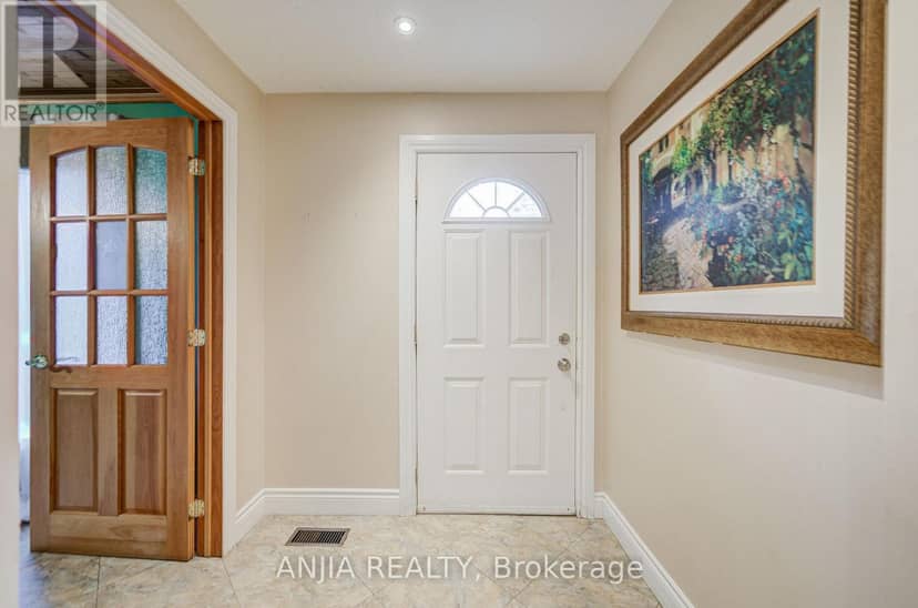 21 Princess Street, Markham, photo 5