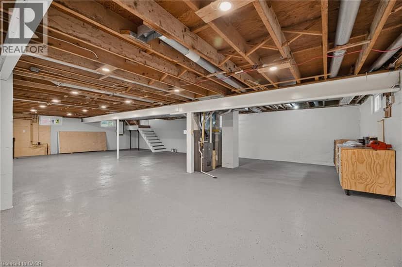 205 MCKENZIE Street E — photo 28 of 33