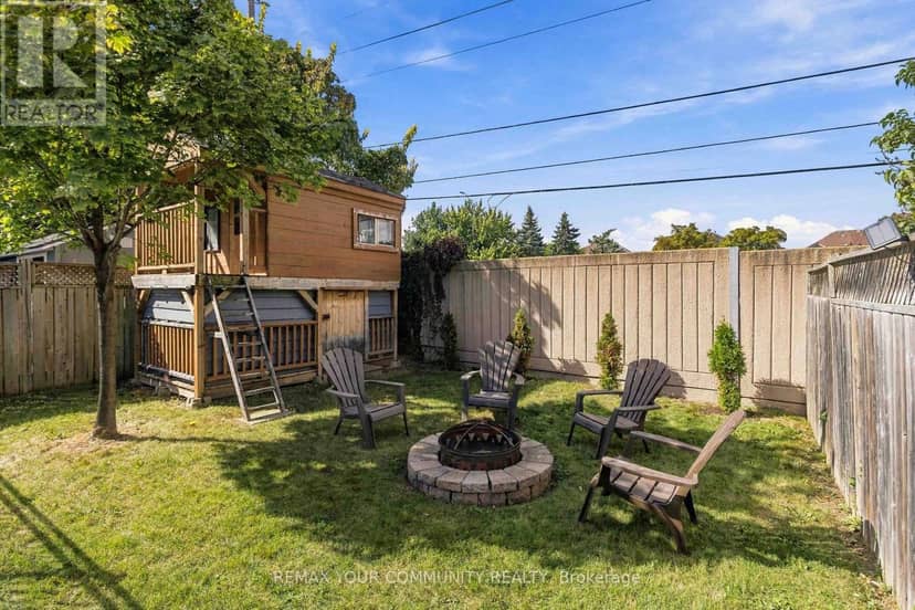 7013 Hickling Crescent — photo 34 of 35