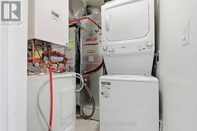 302 - 130 Canon Jackson Drive — photo 24 of 33