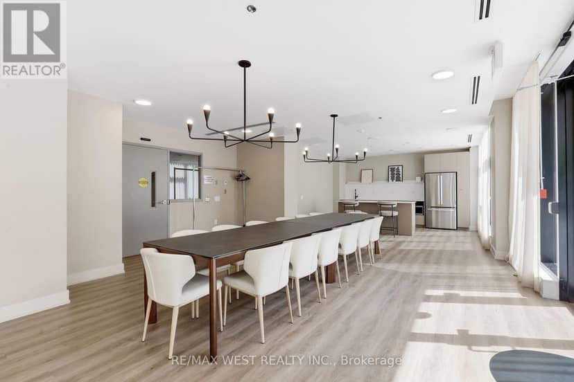 302 - 130 Canon Jackson Drive — photo 30 of 33