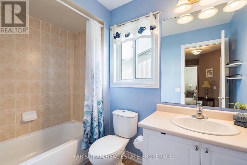 782 Greenwood Crescent — photo 23 of 40
