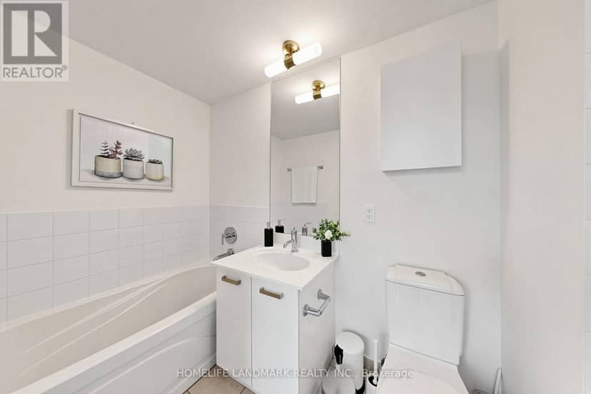 204 - 832 Bay Street — photo 30 of 40