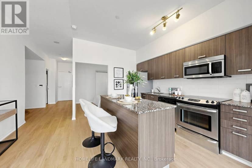 204 - 832 Bay Street — photo 13 of 40