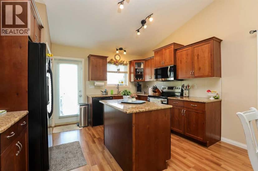 126 Dorothy Gentleman Cres N — photo 11 of 40