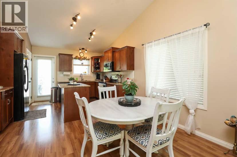 126 Dorothy Gentleman Cres N — photo 13 of 40