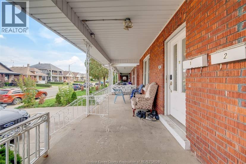 1087 Marentette — photo 3 of 40